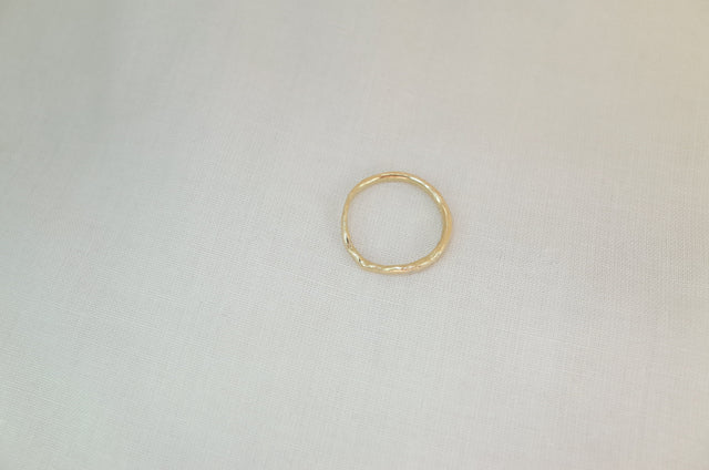 Rippled Arch Band in Yellow Gold