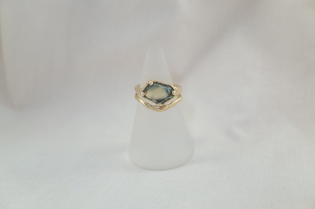Rippled Arch Band in Yellow Gold