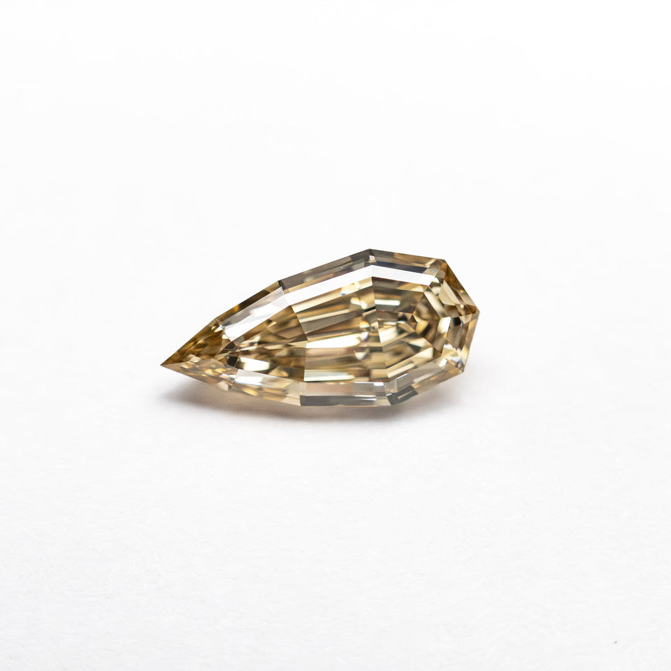 0.53ct 8.11x3.98x2.39mm VVS1 C4 Geo Pear Step Cut 🇿🇦 26109-11