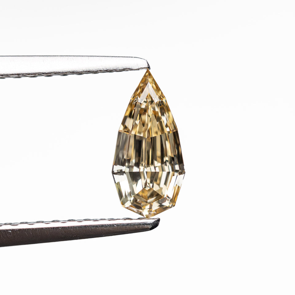 0.53ct 8.11x3.98x2.39mm VVS1 C4 Geo Pear Step Cut 🇿🇦 26109-11