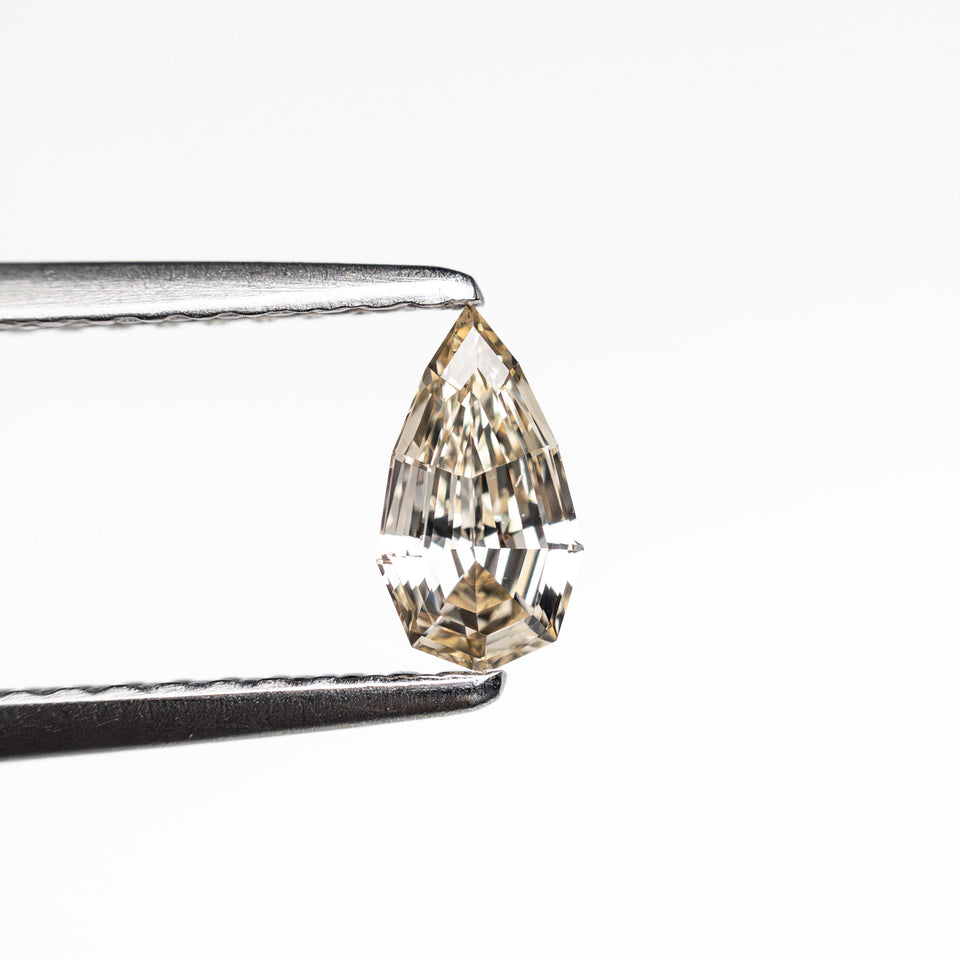 0.30ct 5.88x3.47x2.16mm VVS2 C3 Geo Pear Step Cut 🇿🇦 26109-20