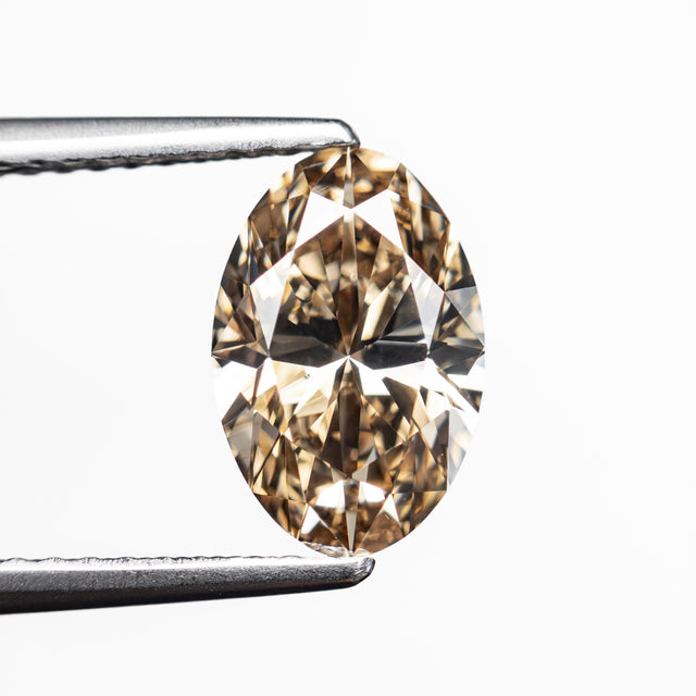 IN SHOP _ 1.73ct 9.89x6.56x4.16mm VS2 C6 Oval Brilliant 🇨🇦 27710-01