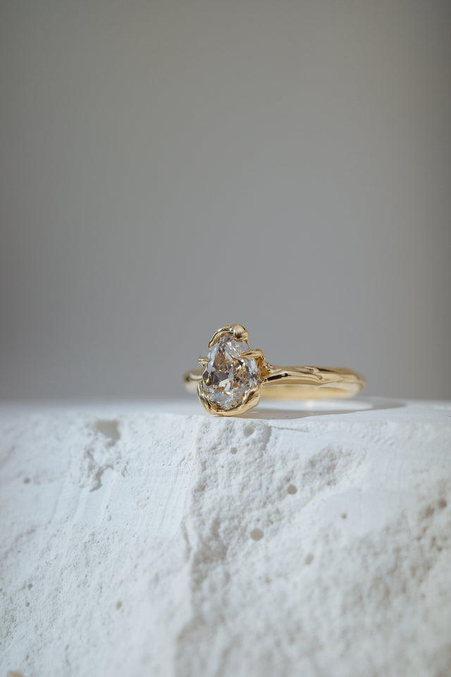 6/ Modern Antique Pear