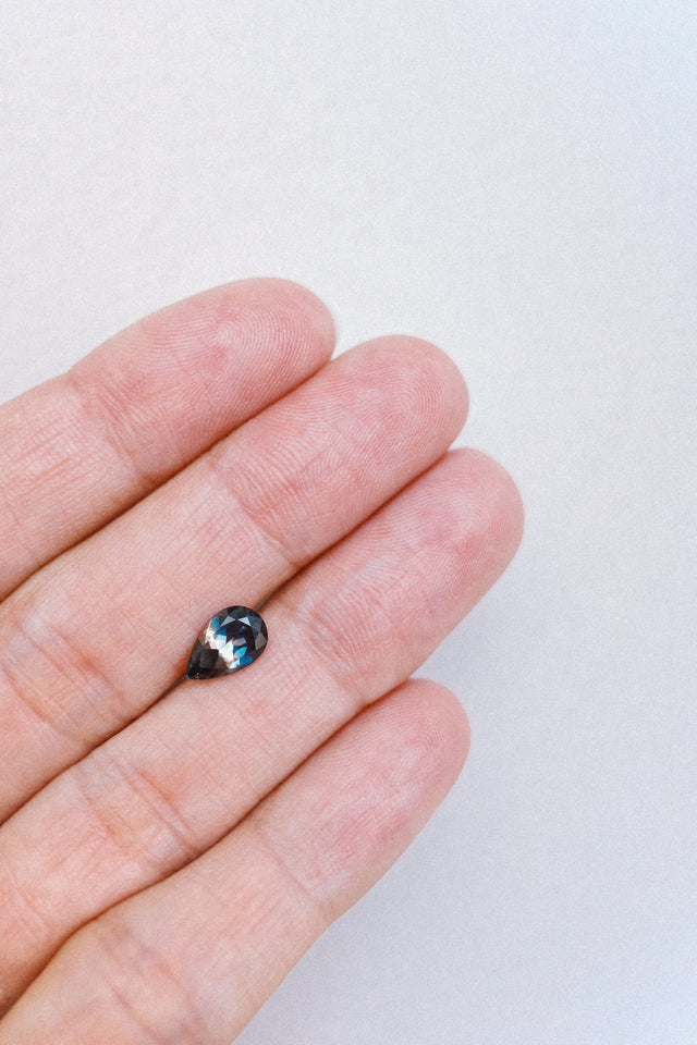 IN STUDIO _ 1.21ct 8.43mm x 5.38mm Pear Sapphire