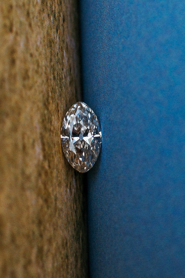 IN STUDIO _ 1.60ct 10.6 x 6.10 x 3.55mm SI2 Q-R Modern Antique Moval 🇨🇦