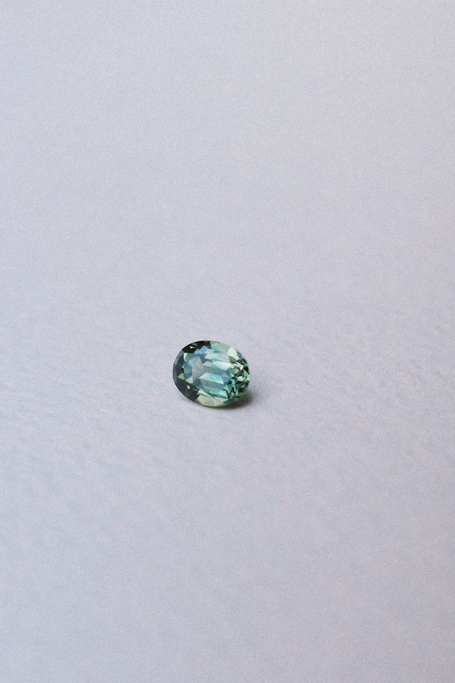 IN STUDIO _ 1.44ct 7.44mm x 5.82mm Oval Sapphire