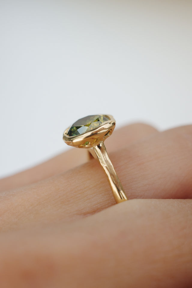 Molten Green Sapphire Solitaire