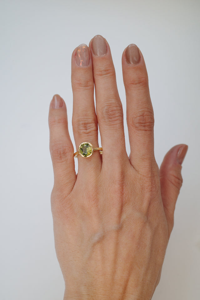 Molten Green Sapphire Solitaire