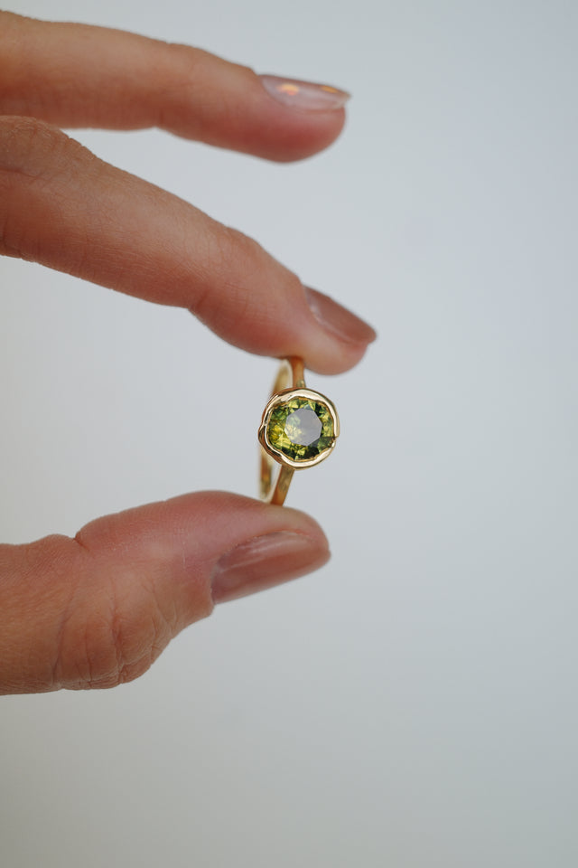 Molten Green Sapphire Solitaire