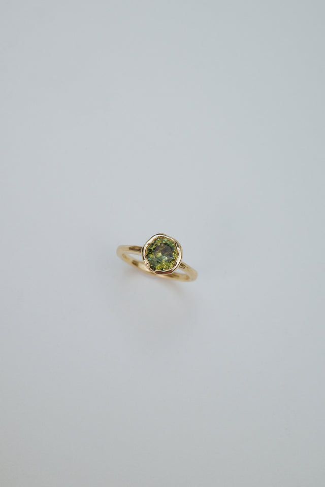 Molten Green Sapphire Solitaire