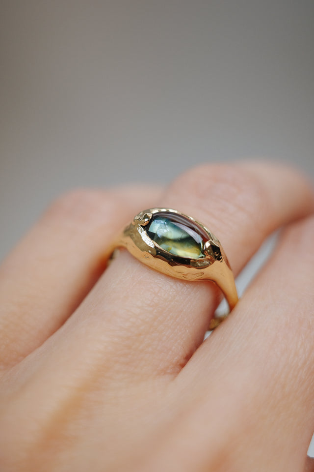 Parti Sapphire Cabochon Solitaire