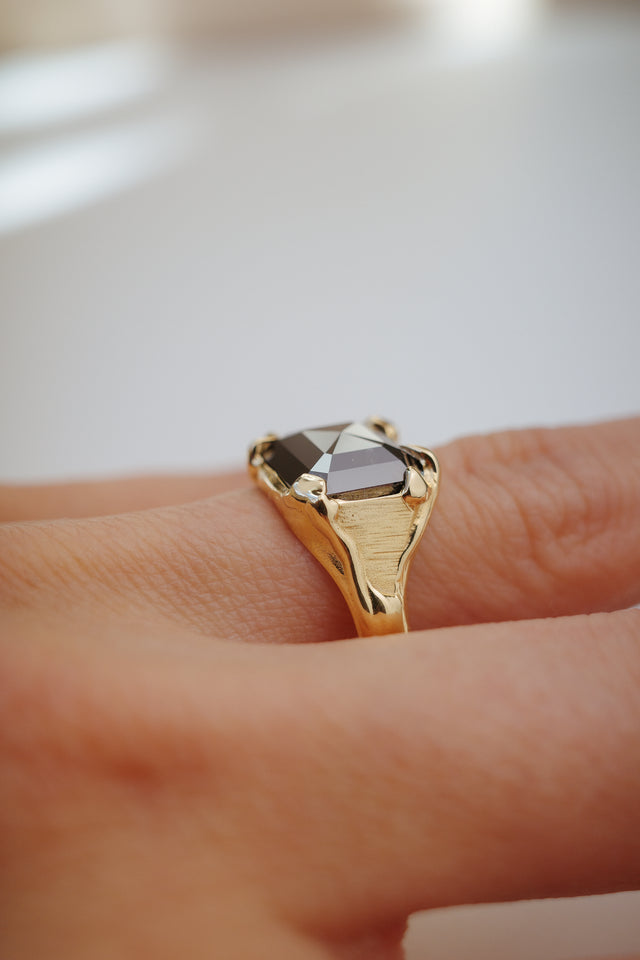Molten Cognac Diamond Signet