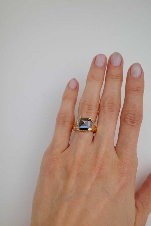 Molten Cognac Diamond Signet