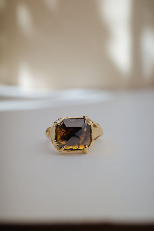Molten Cognac Diamond Signet