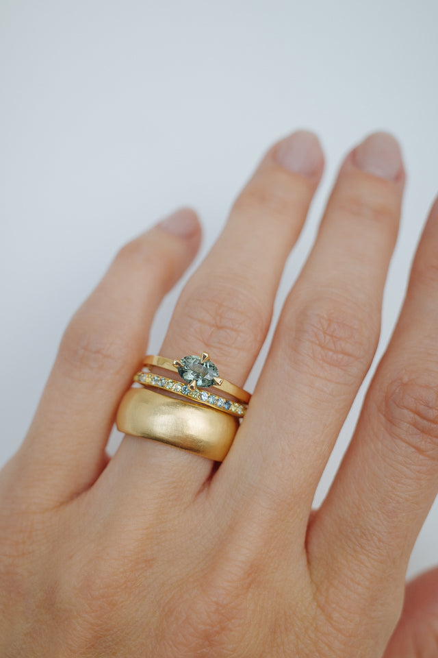 Oval Compass Claw Solitaire Ring