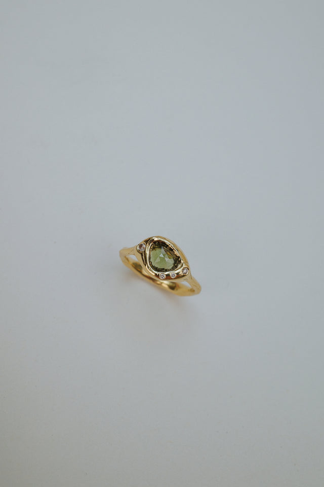 Rosecut Sapphire + Diamonds Ring