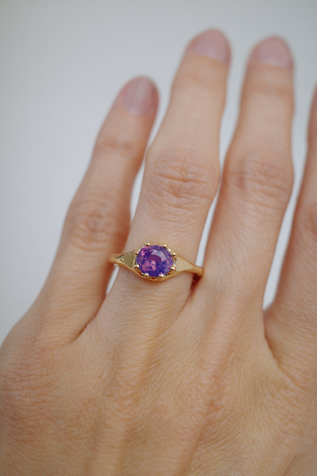 Purple / Pink Sri Lankan Sapphire Eye Ring