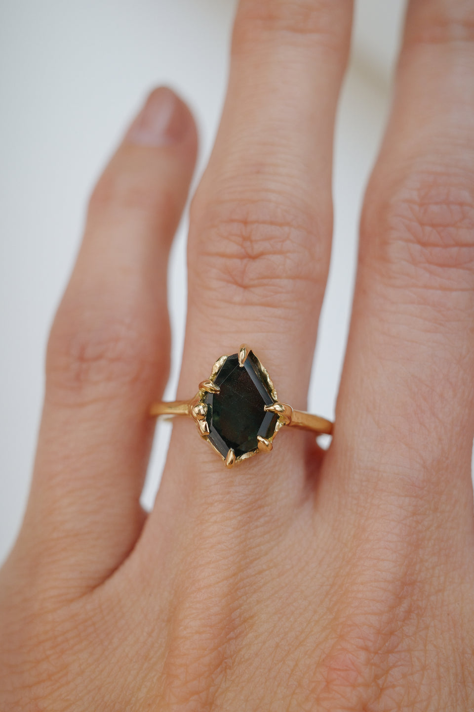 Semifaceted Rough Sapphire Solitaire