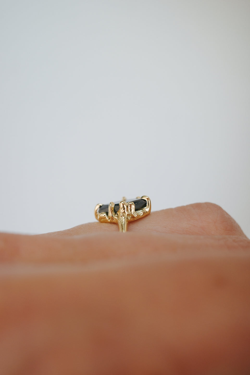 Semifaceted Rough Sapphire Solitaire