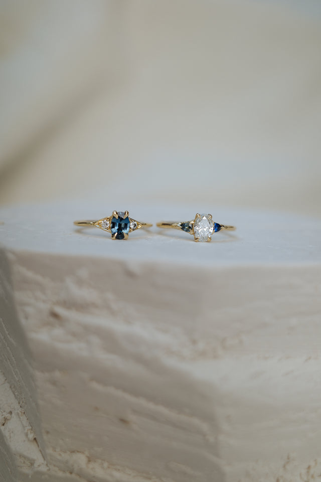 |Semi Bespoke| Three Stone Ring Round Shoulders