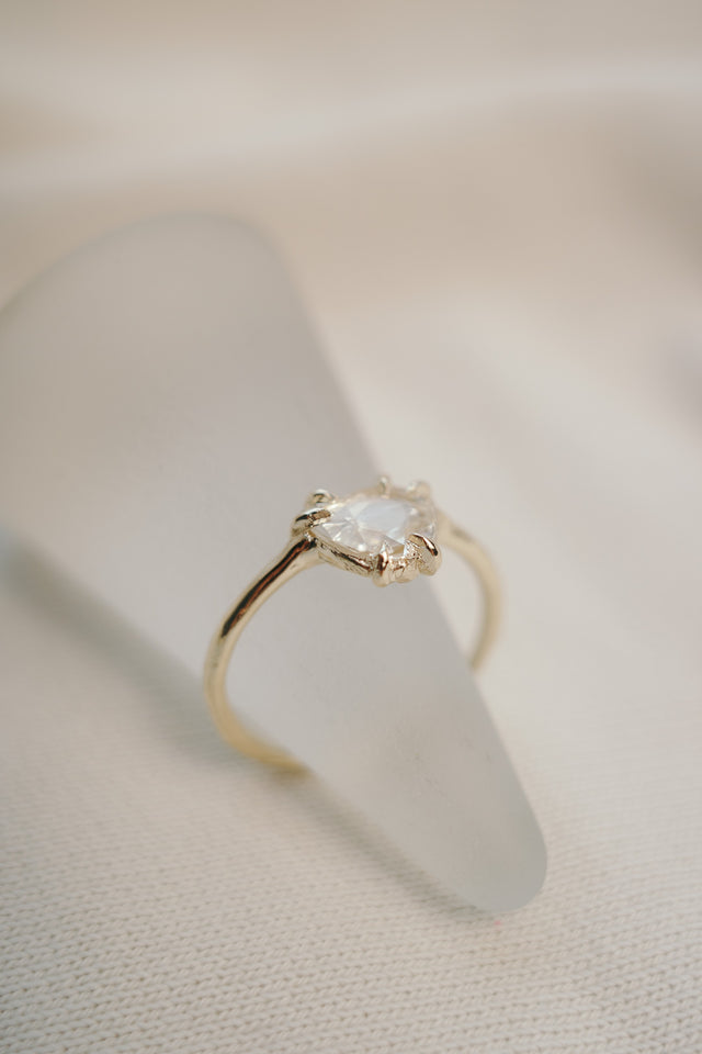 Rosecut Sapphire Claw Solitaire