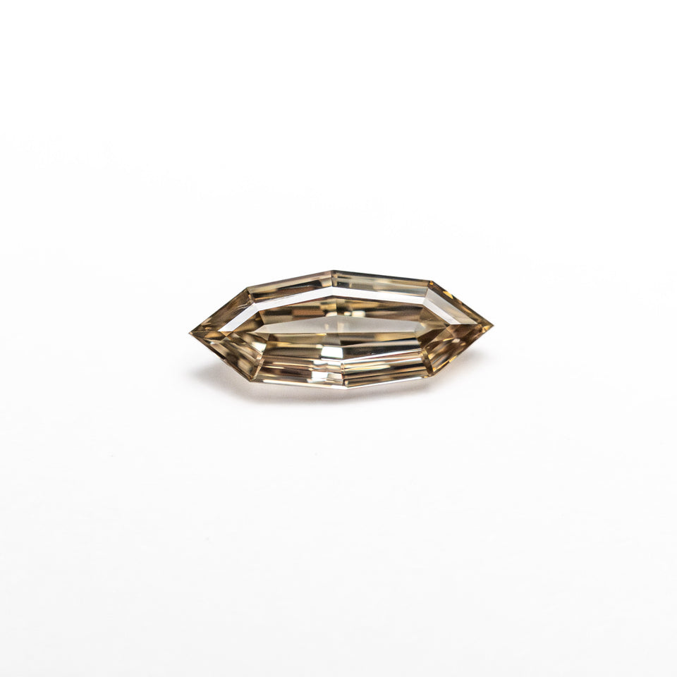 IN SHOP _ 0.29ct 7.63x3.01x1.65mm Geo Marquise Step Cut 26109-27