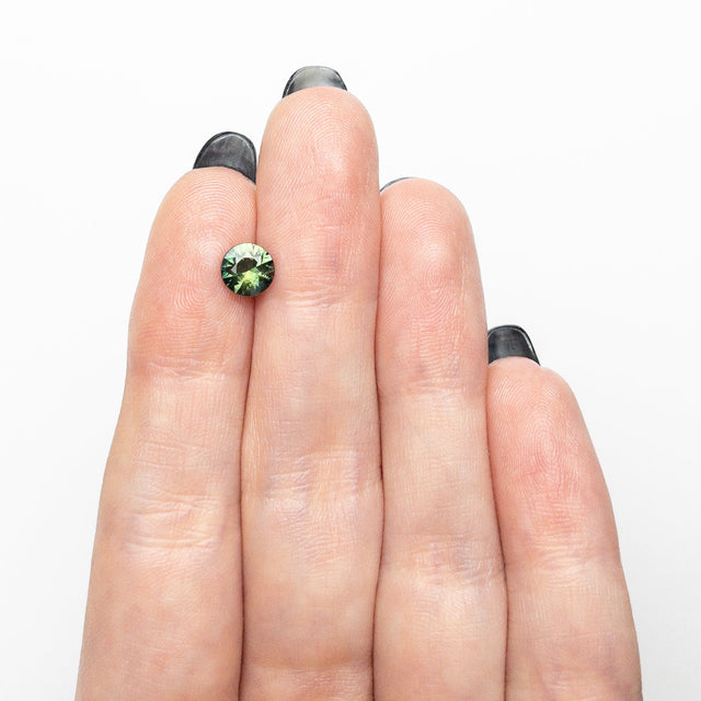 0.86ct 5.93x5.89x3.56mm Round Brilliant Sapphire 26492-01