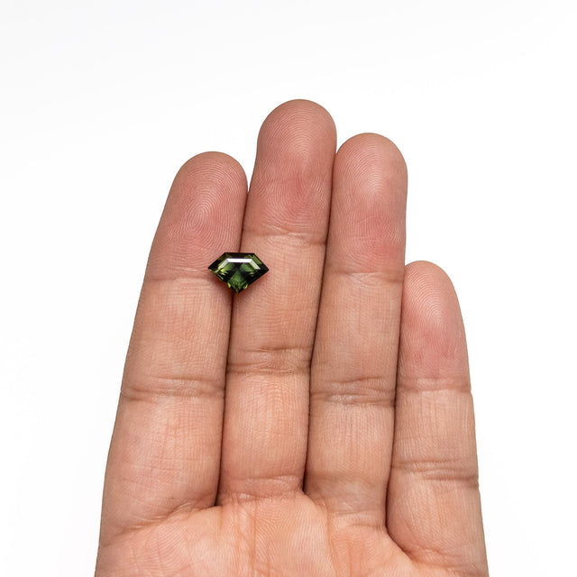 2.61ct 7.85x11.60x5.11mm Shield Step Cut Sapphire 26726-03