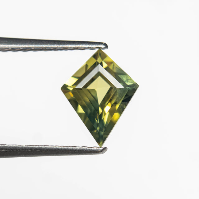 0.81ct 7.98x6.34x3.11mm Kite Step Cut Sapphire 27363-11