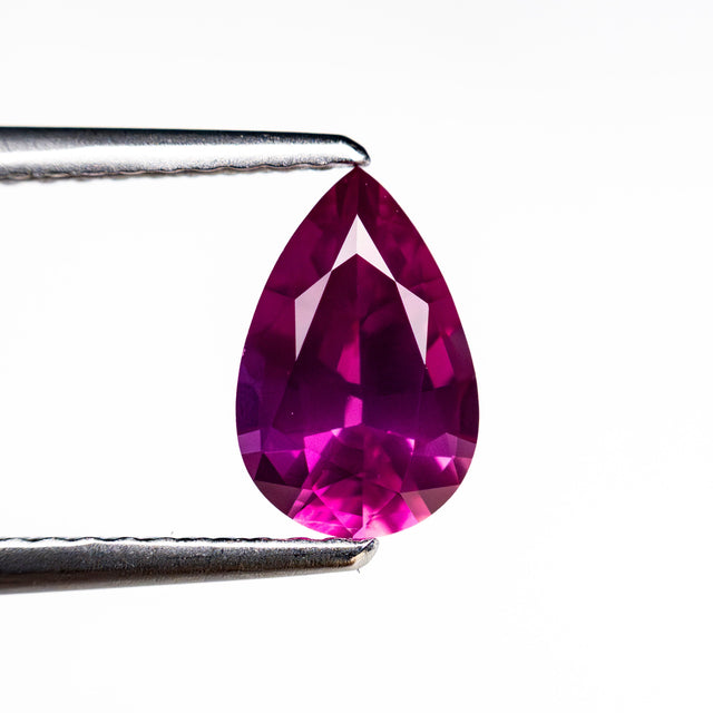 1.24ct 8.53x5.56x3.75mm Pear Brilliant Sapphire 27955-06
