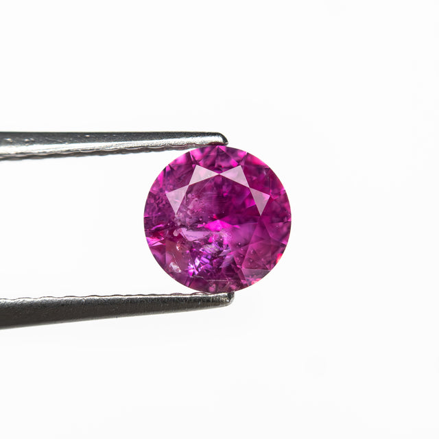0.68ct 5.53x5.51x3.21mm Round Brilliant Sapphire 27957-26