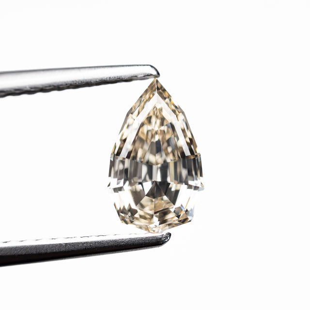 1.06ct 8.52x5.22x3.28mm VVS2 W-X Geo Pear Step Cut 28054-01