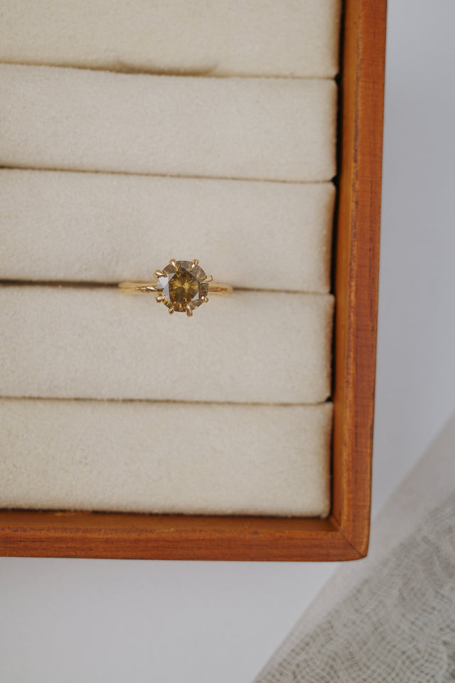 Diamond Eight Prong Solitaire