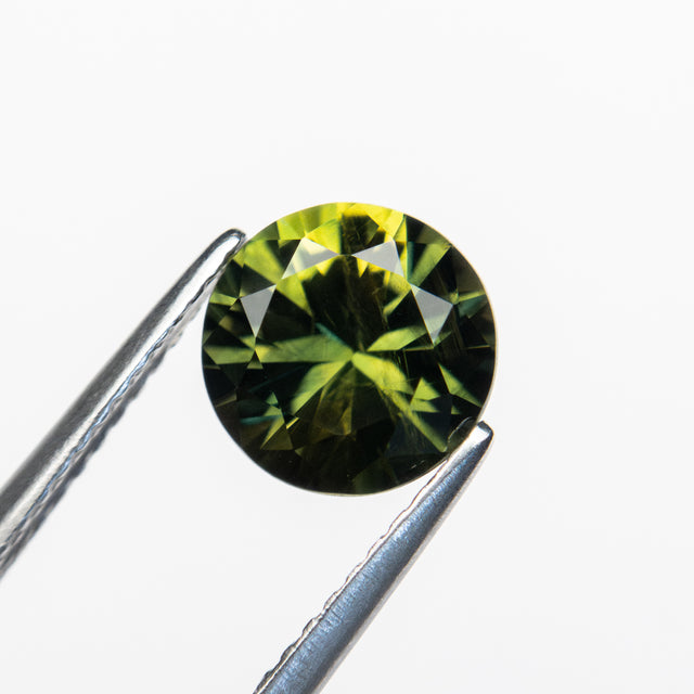 IN SHOP _ 2.13ct 7.6mm Green Round Brilliant Sapphire CGPS 17/25