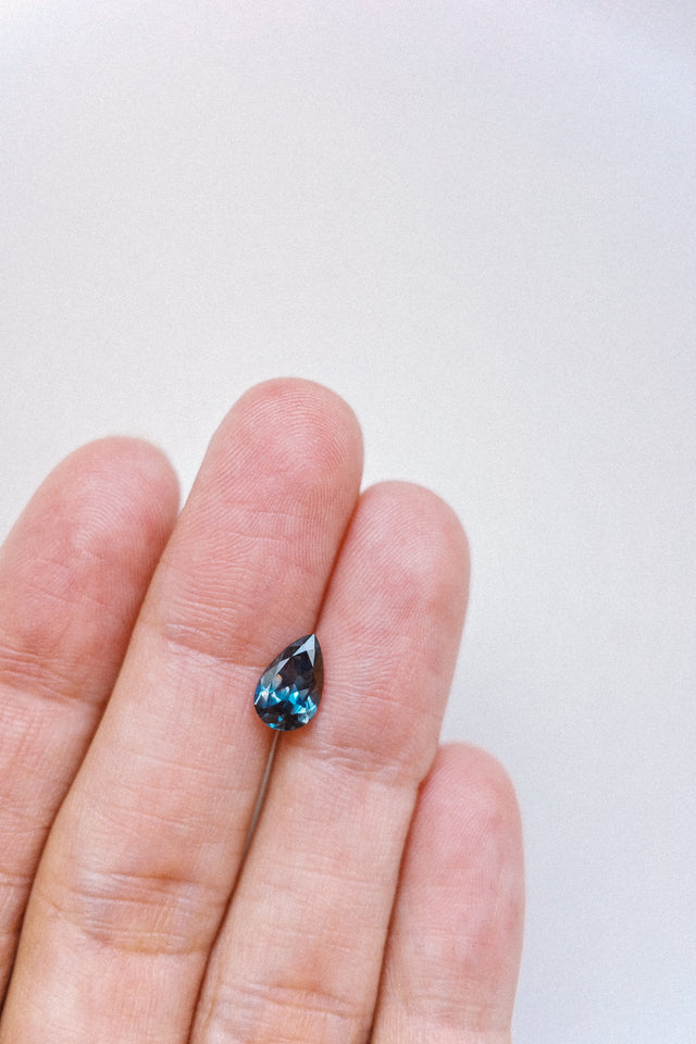 IN STUDIO _ 1.21ct 8.43mm x 5.38mm Pear Sapphire