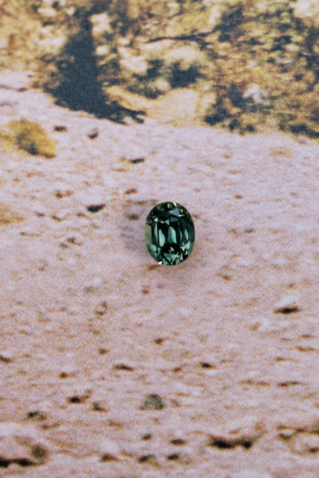 IN STUDIO _ 1.44ct 7.44mm x 5.82mm Oval Sapphire