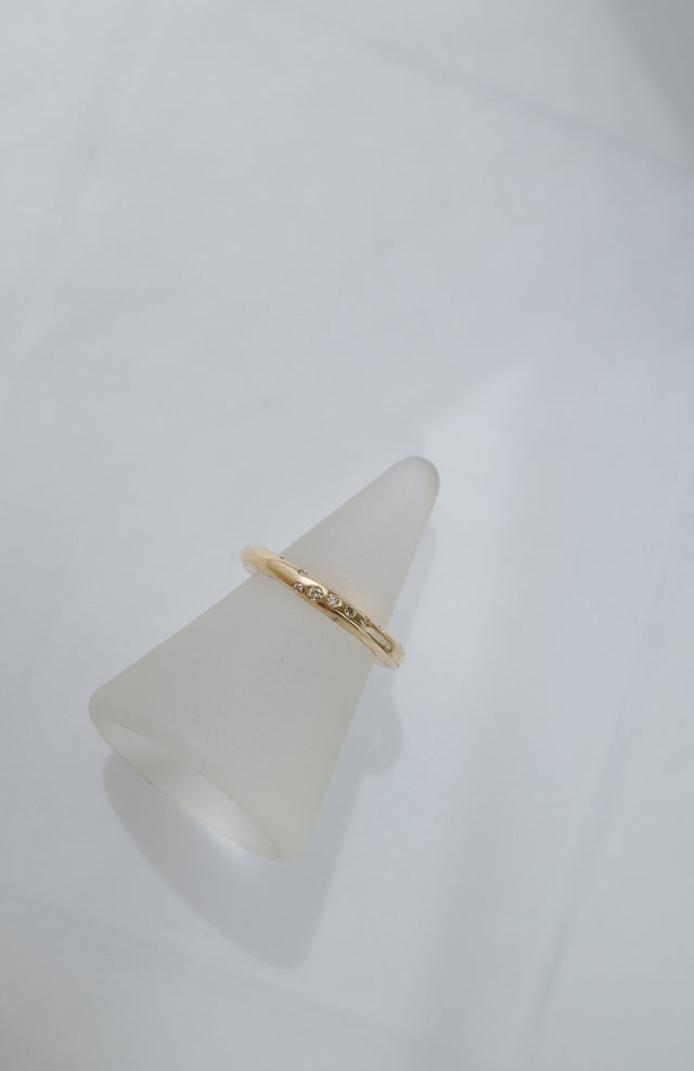 Orbital Round Band in Fairmined Gold with Champagne Diamonds
