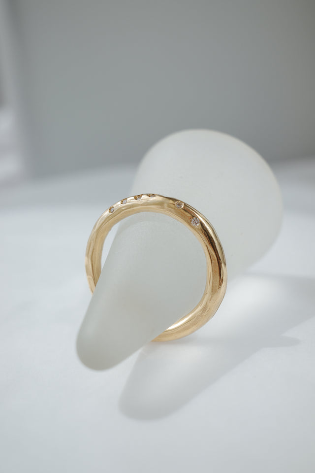 Orbital Round Band in Fairmined Gold with Champagne Diamonds