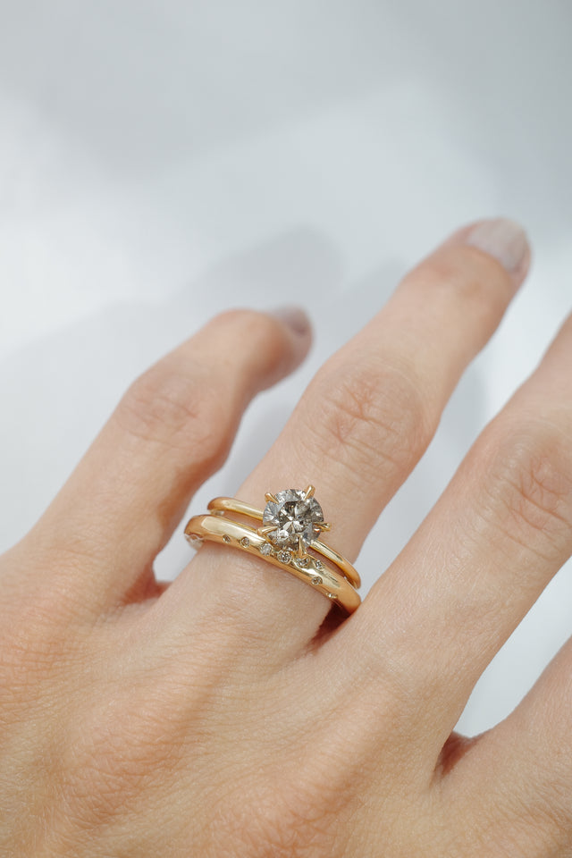 Orbital Round Band in Fairmined Gold with Champagne Diamonds