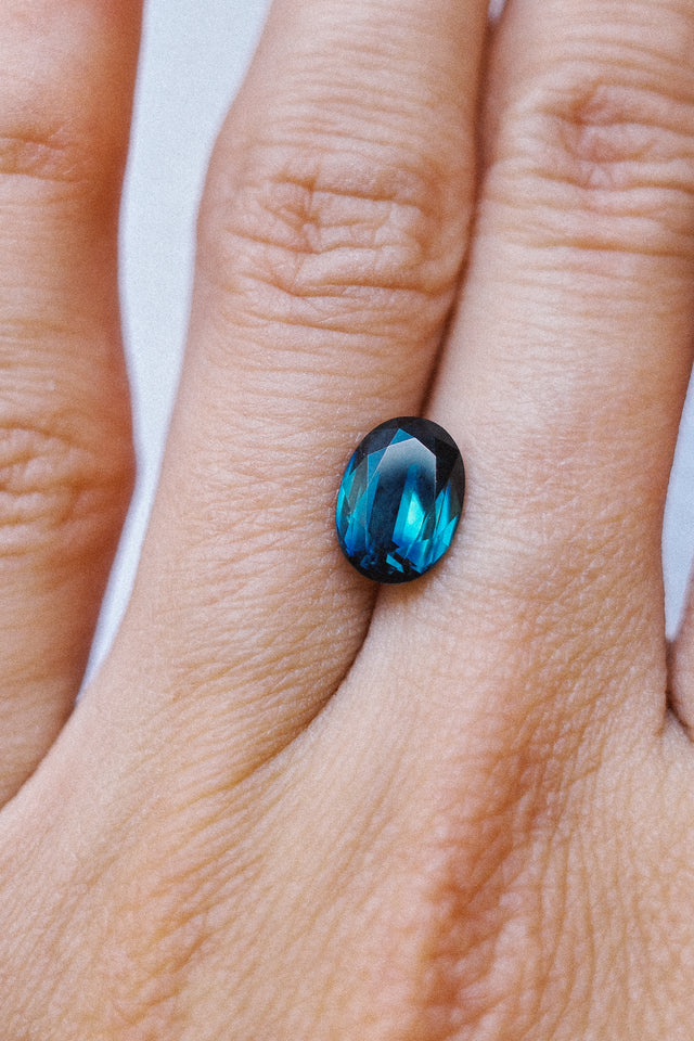 IN STUDIO _ 2.35ct 9.26mm x 6.64mm Oval Sapphire