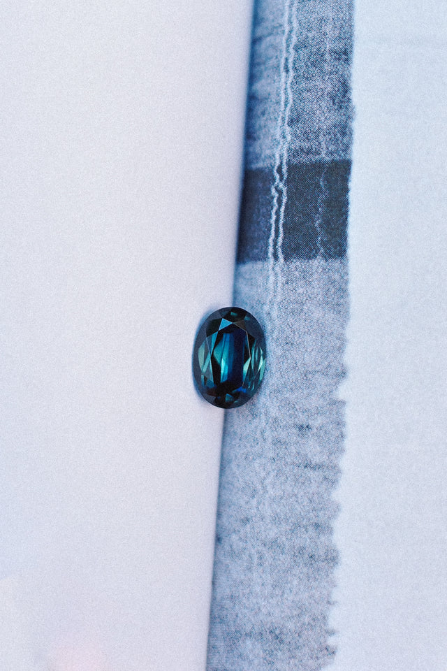 IN STUDIO _ 2.35ct 9.26mm x 6.64mm Oval Sapphire