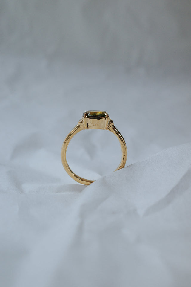 Green/Yellow Cushion Sapphire Basket Ring
