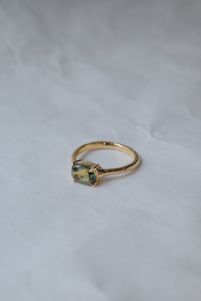 Green/Yellow Cushion Sapphire Basket Ring