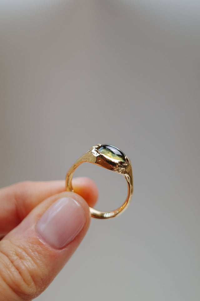 Parti Sapphire Cabochon Solitaire