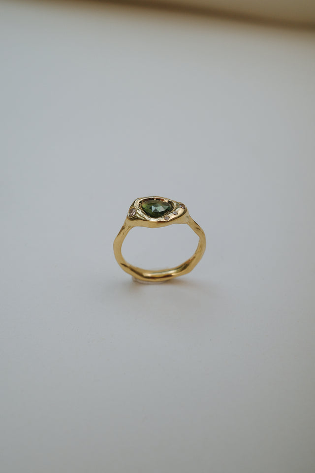 Rosecut Sapphire + Diamonds Ring
