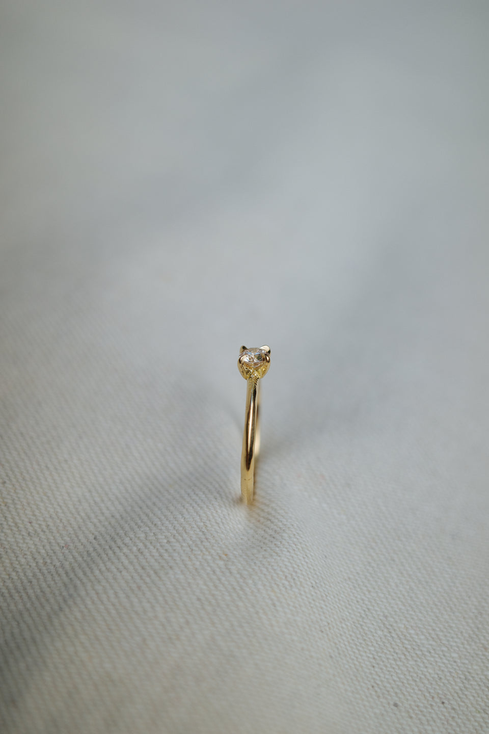 |Semi Bespoke| Knife Edge 4 Prong Solitaire