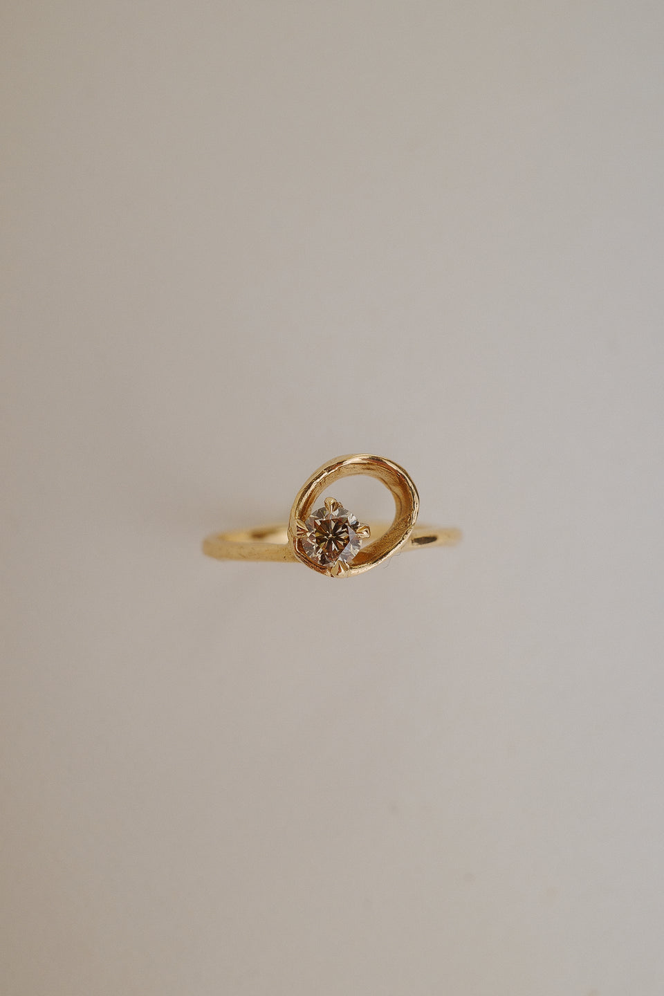 Luz Ring with Champagne Diamond