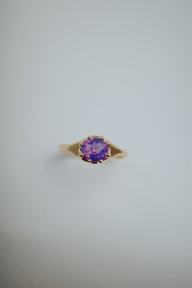 Purple / Pink Sri Lankan Sapphire Eye Ring