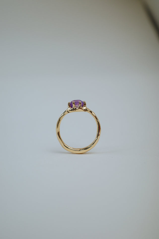 Purple / Pink Sri Lankan Sapphire Eye Ring