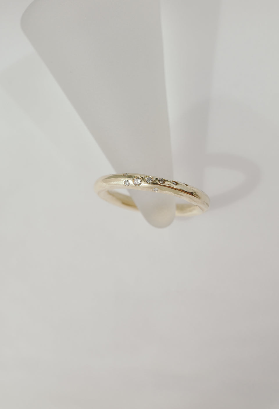 Orbital Round Band in Fairmined Gold with Champagne Diamonds
